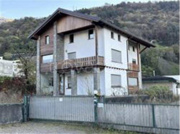 casa indipendente in vendita a Cosio Valtellino in zona Regoledo