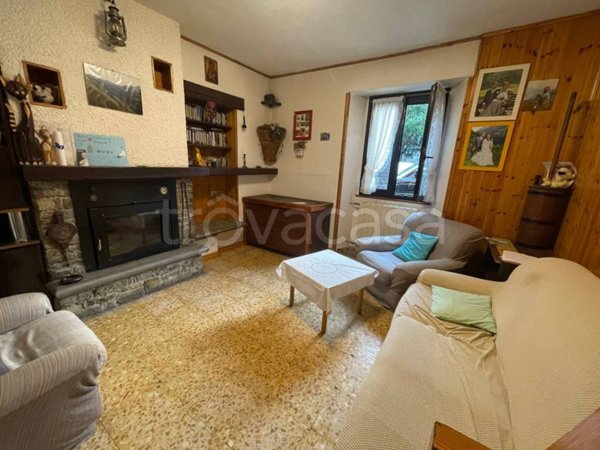 casa indipendente in vendita a Cosio Valtellino in zona Regoledo
