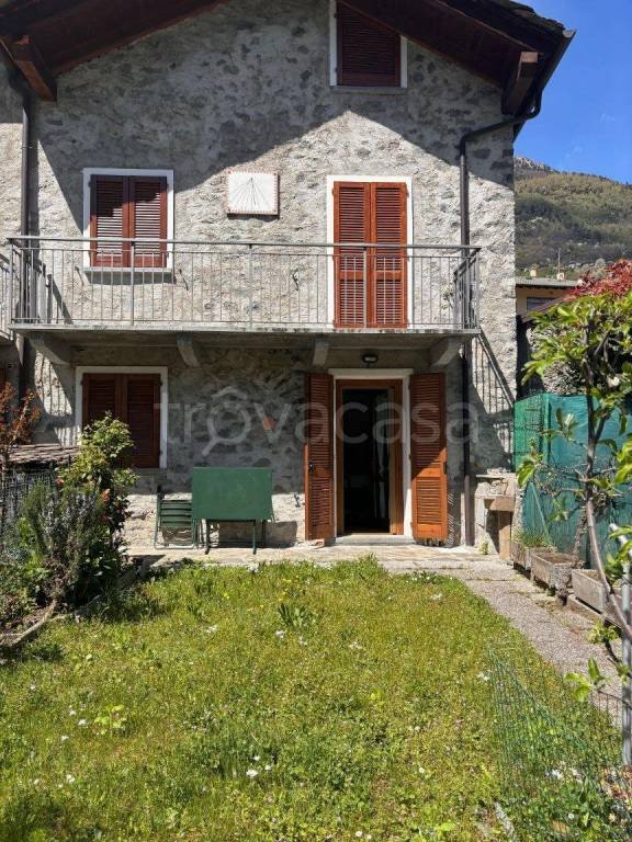 casa indipendente in vendita a Dazio