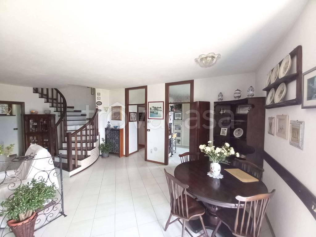 casa indipendente in vendita a Dazio