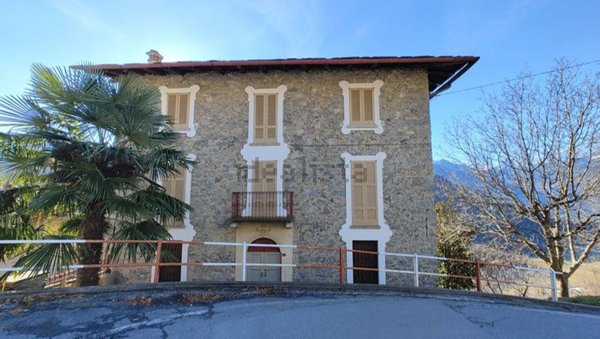 casa indipendente in vendita a Dazio