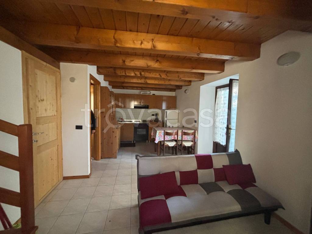 casa indipendente in vendita a Dazio