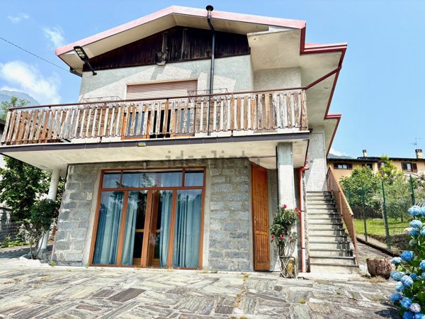 casa indipendente in vendita a Dazio