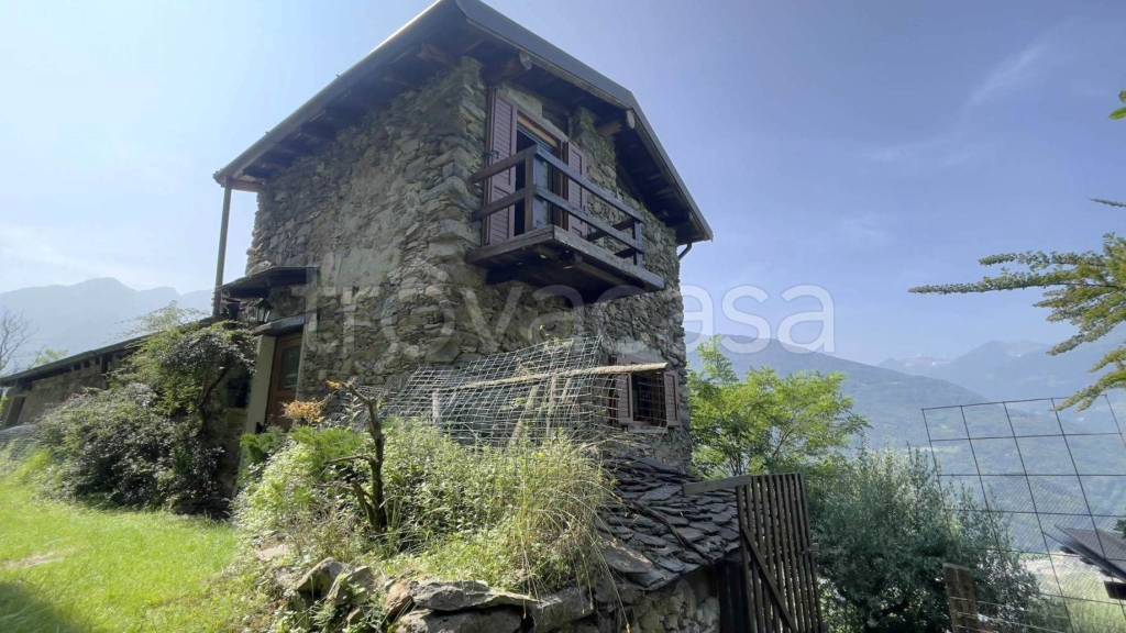 casa indipendente in vendita a Dazio