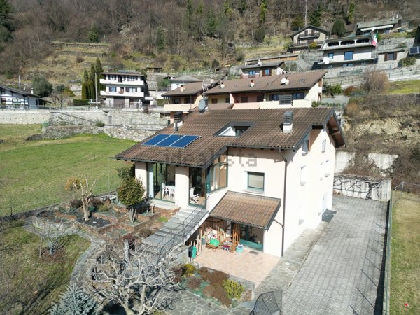 casa indipendente in vendita a Dazio