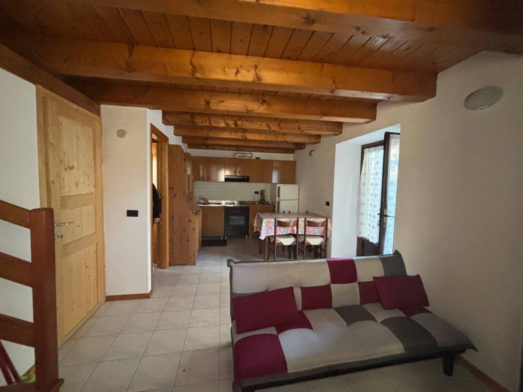 casa indipendente in vendita a Dazio
