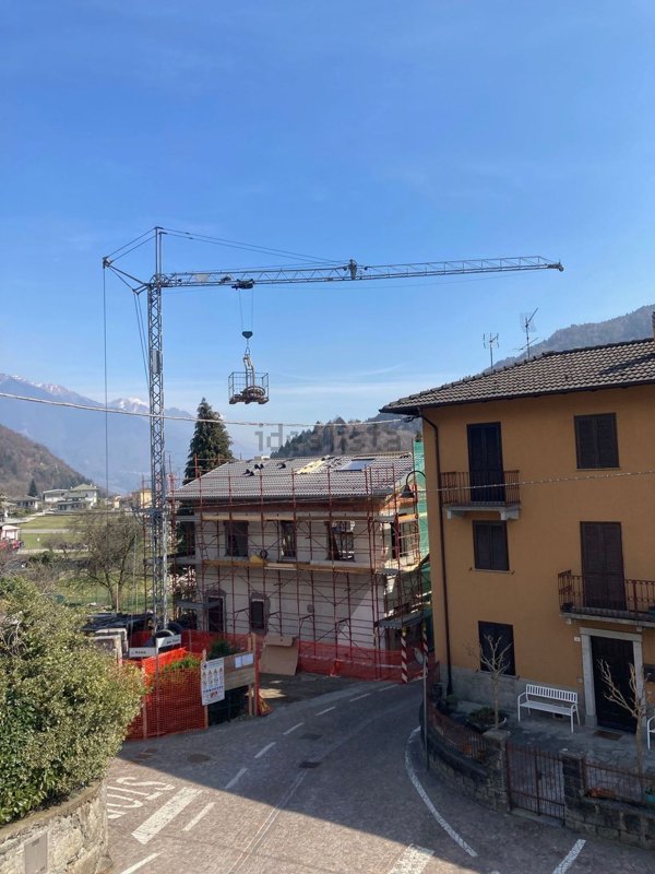 casa indipendente in vendita a Dazio