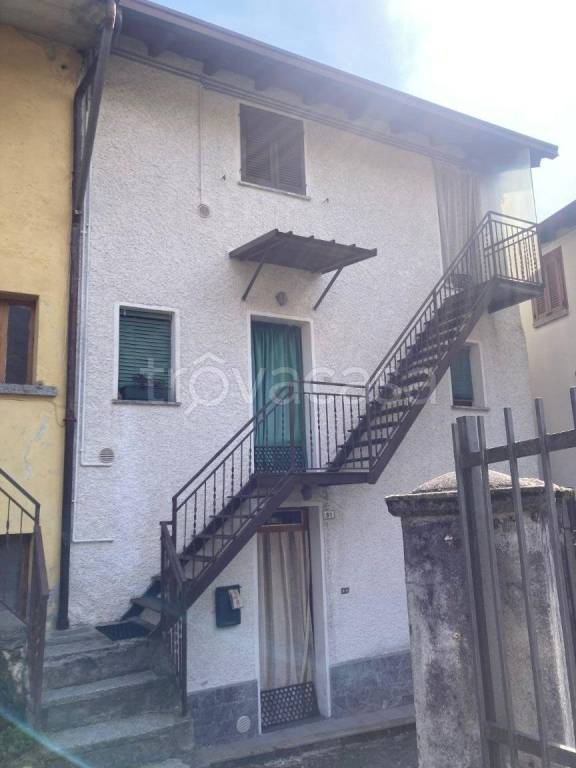 casa indipendente in vendita a Dazio
