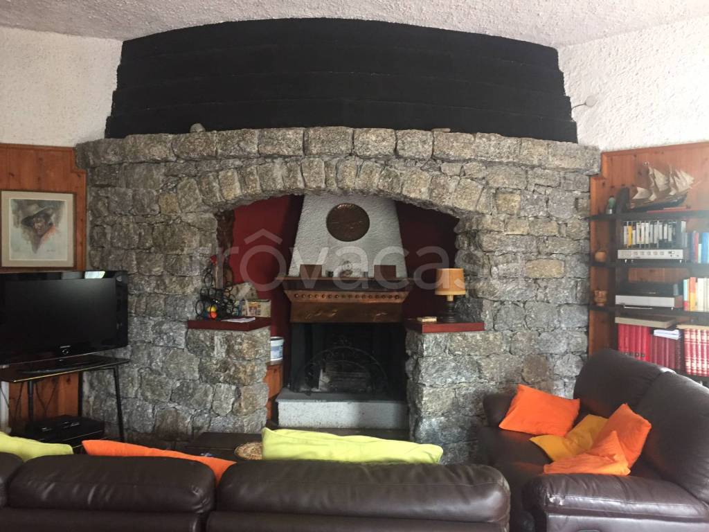 casa indipendente in vendita a Dazio