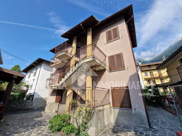 casa indipendente in vendita a Dazio