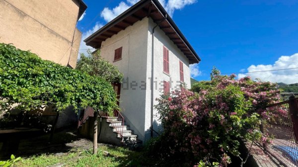 casa indipendente in vendita a Dazio