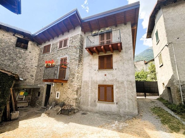 casa indipendente in vendita a Dazio