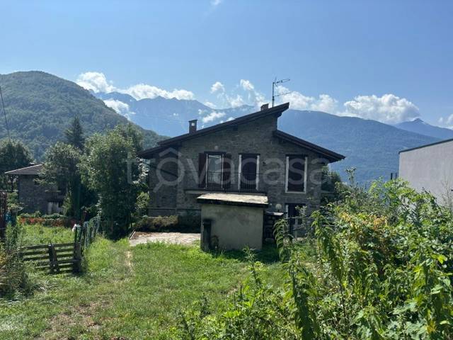 casa indipendente in vendita a Dazio