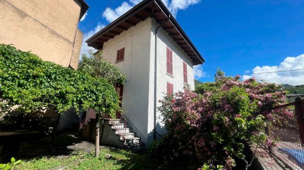 casa indipendente in vendita a Dazio