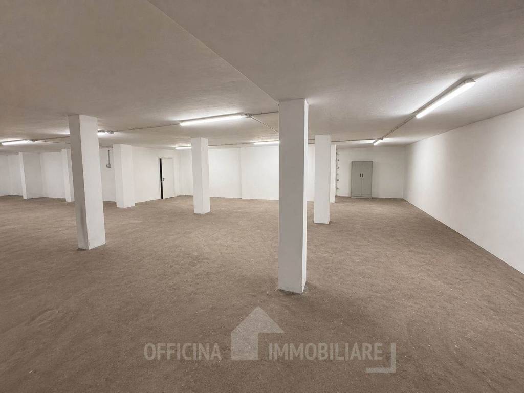 locale commerciale in vendita a Delebio