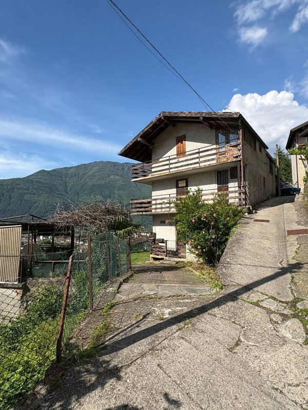 casa indipendente in vendita a Delebio
