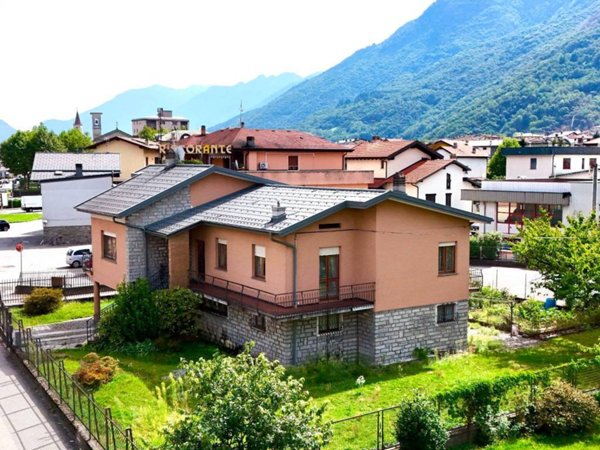 casa indipendente in vendita a Delebio