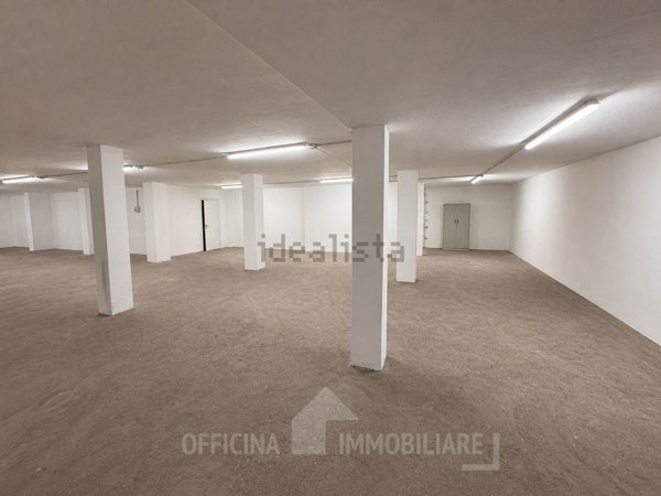 locale di sgombero in vendita a Delebio