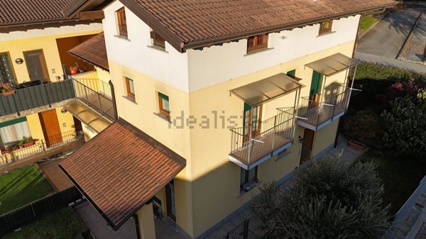 casa indipendente in vendita a Dubino