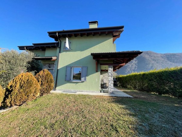 casa indipendente in vendita a Dubino