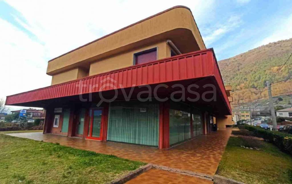negozio in vendita a Dubino