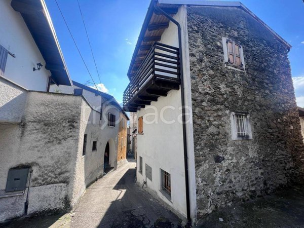 casa indipendente in vendita a Dubino