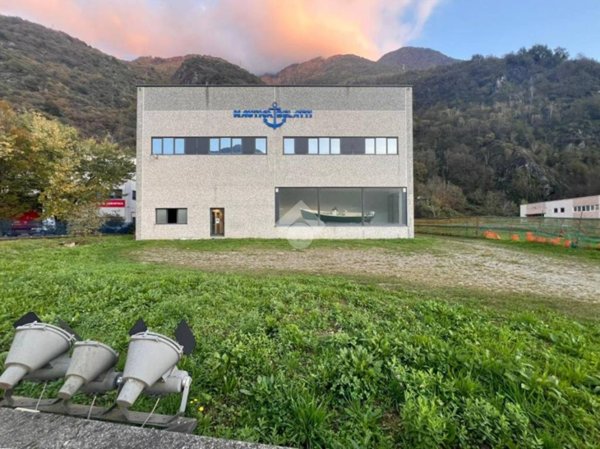 locale commerciale in vendita a Dubino