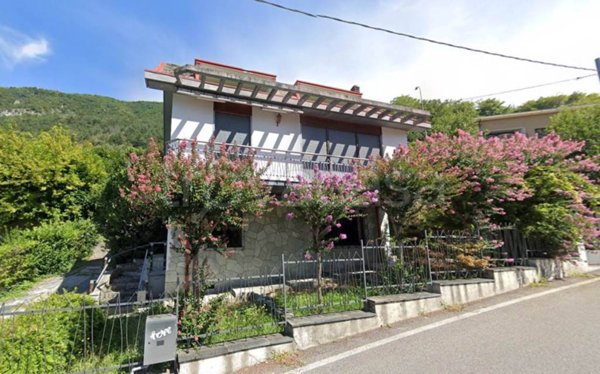 casa indipendente in vendita a Dubino
