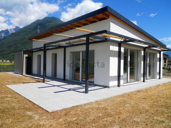 casa indipendente in vendita a Dubino