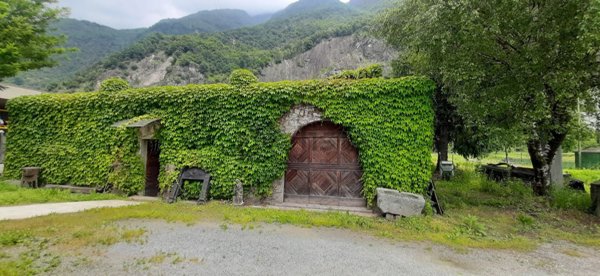 locale commerciale in vendita a Dubino in zona Nuova Olonio