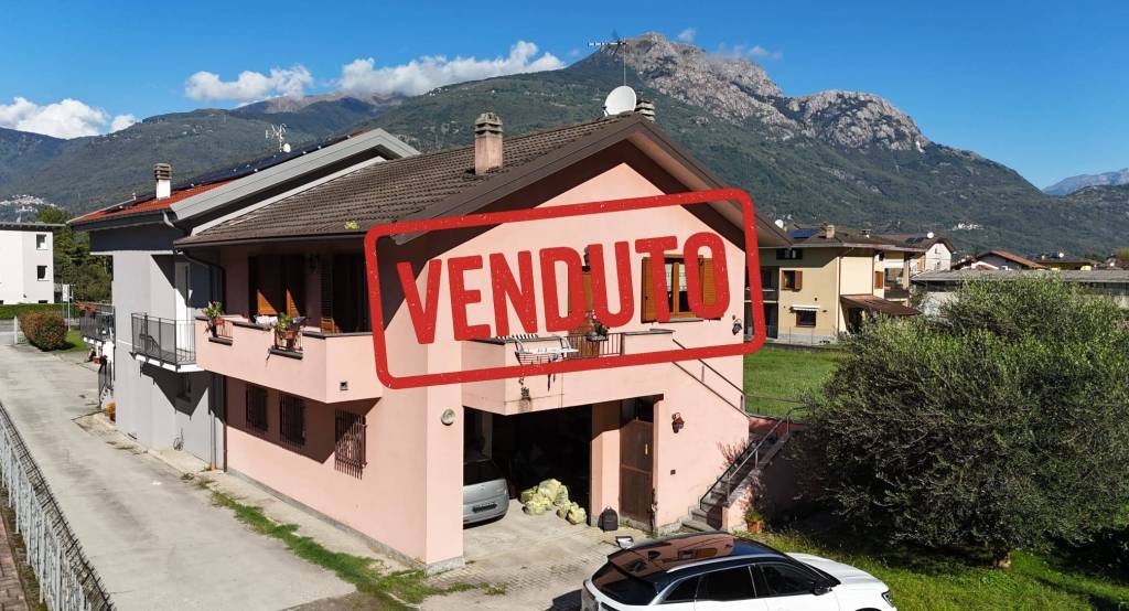casa indipendente in vendita a Dubino in zona Nuova Olonio