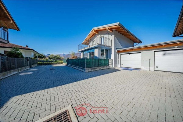 casa indipendente in vendita a Dubino