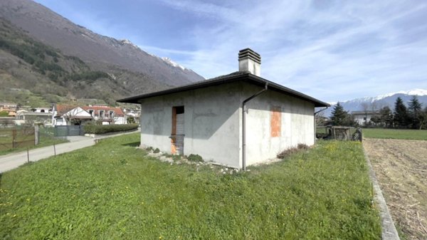 casa indipendente in vendita a Dubino