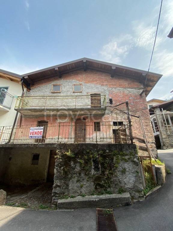 casa indipendente in vendita a Dubino in zona Nuova Olonio