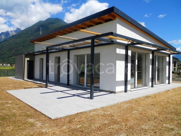 casa indipendente in vendita a Dubino