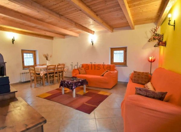 casa indipendente in vendita a Dubino