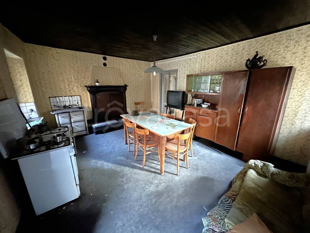 casa indipendente in vendita a Dubino