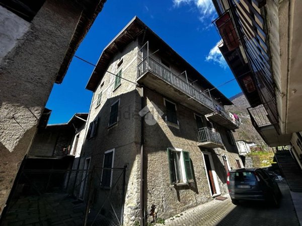 casa semindipendente in vendita a Dubino