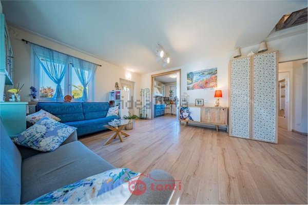 casa indipendente in vendita a Dubino