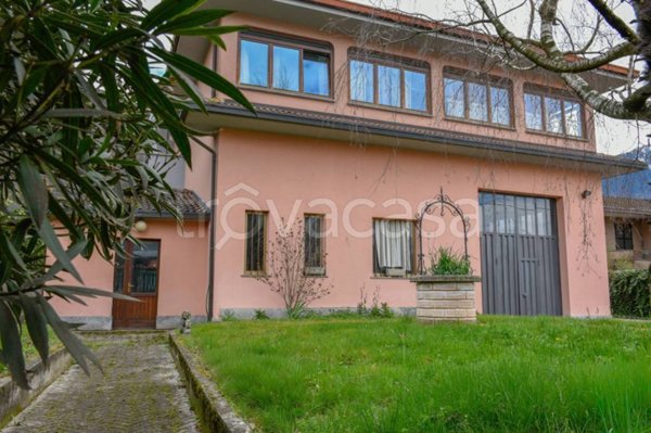 casa indipendente in vendita a Dubino