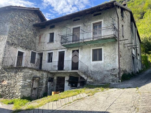 casa indipendente in vendita a Dubino in zona Nuova Olonio