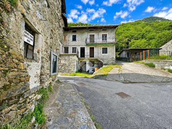 casa indipendente in vendita a Dubino in zona Nuova Olonio