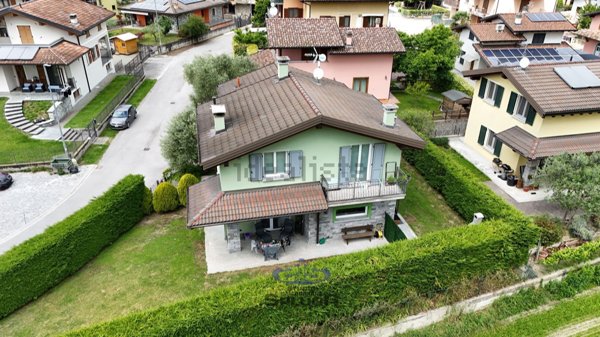 casa indipendente in vendita a Dubino in zona Nuova Olonio