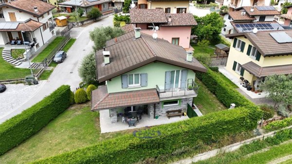 casa indipendente in vendita a Dubino in zona Nuova Olonio