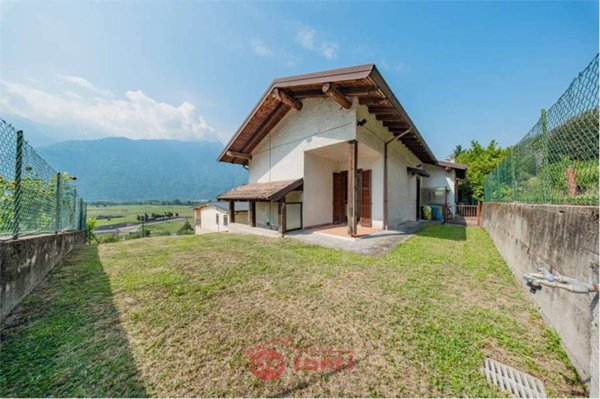 casa indipendente in vendita a Dubino