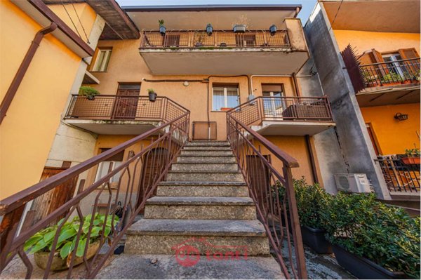 casa indipendente in vendita a Dubino