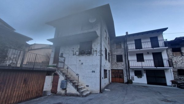 casa indipendente in vendita a Faedo Valtellino