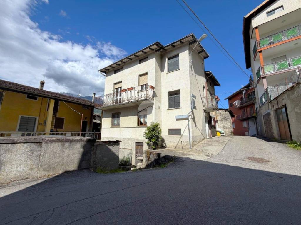 appartamento in vendita a Faedo Valtellino