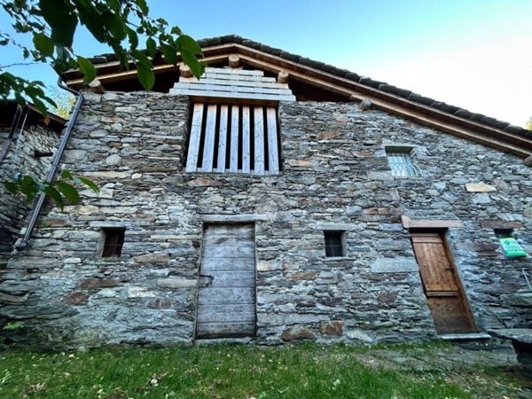 casa indipendente in vendita a Forcola