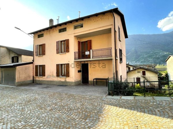 casa indipendente in vendita a Forcola